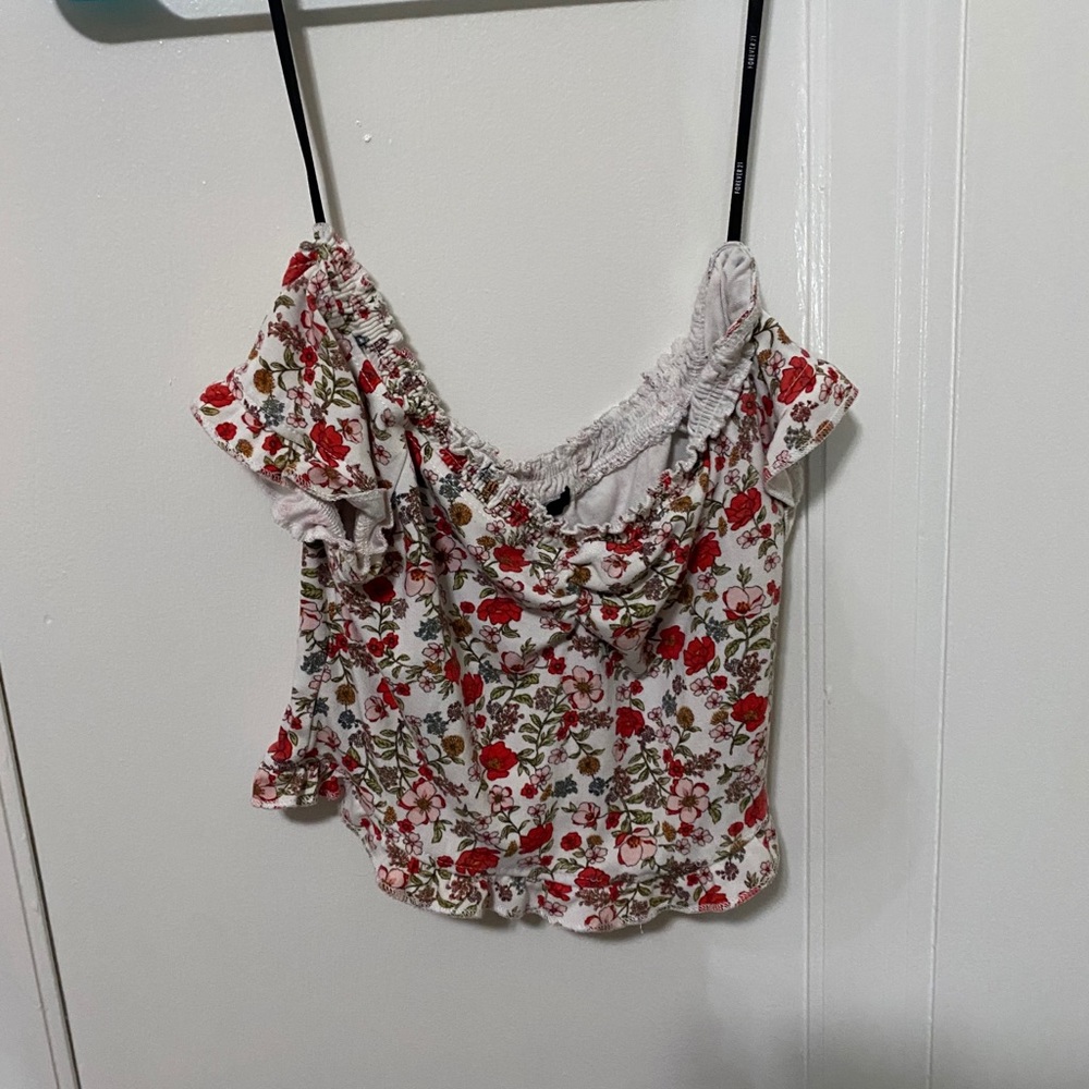 Off the shoulder floral crop